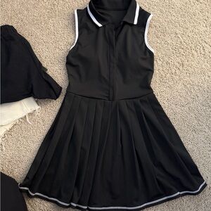 Black Sleeveless Pleated Dress